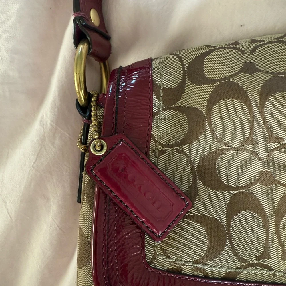 Coach Legacy Ali Flap bag- Shoulder Bag in Khaki and Burgundy